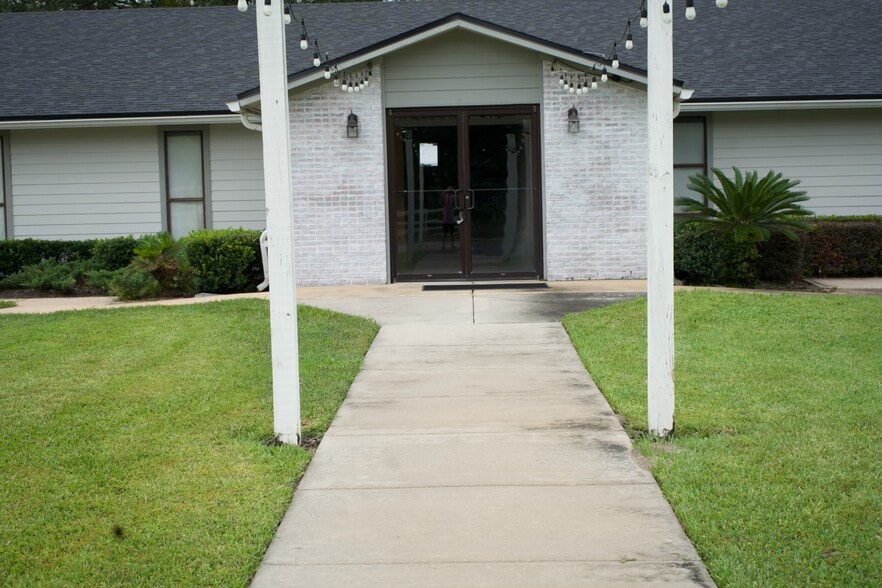 More Photos Of 5040 County Road 218, Middleburg Religious Facility For Sale