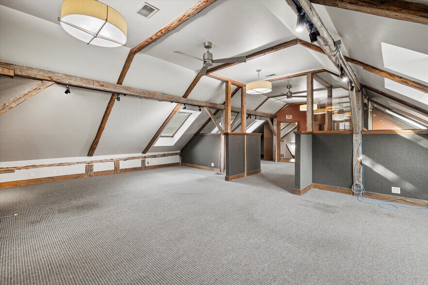 More Photos Of 14135 N Cedarburg Rd, Mequon Office For Lease