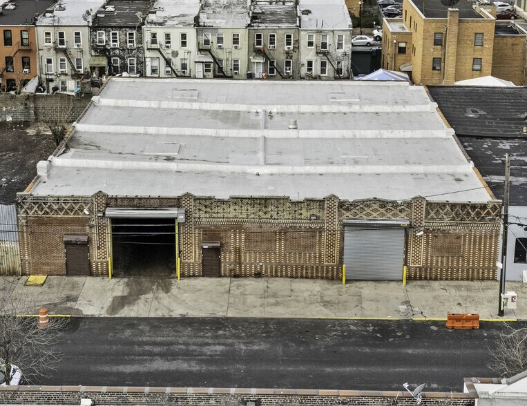 Primary Photo Of 46-56 Berriman St, Brooklyn Warehouse For Sale