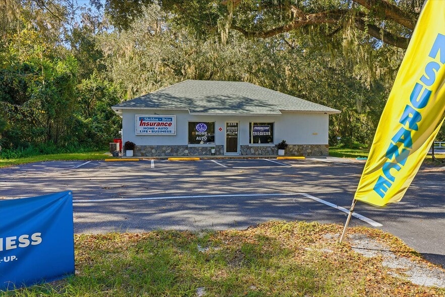 More Photos Of 2339 N Country Road 470, Lake Panasoffkee Office For Sale