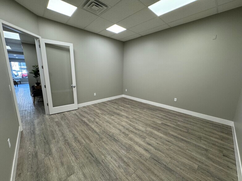 More Photos Of 138-142 S K St, Tulare Storefront Retail Office For Lease