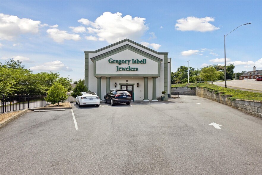 More Photos Of 2111 W Mountcastle Dr, Johnson City General Retail For Sale