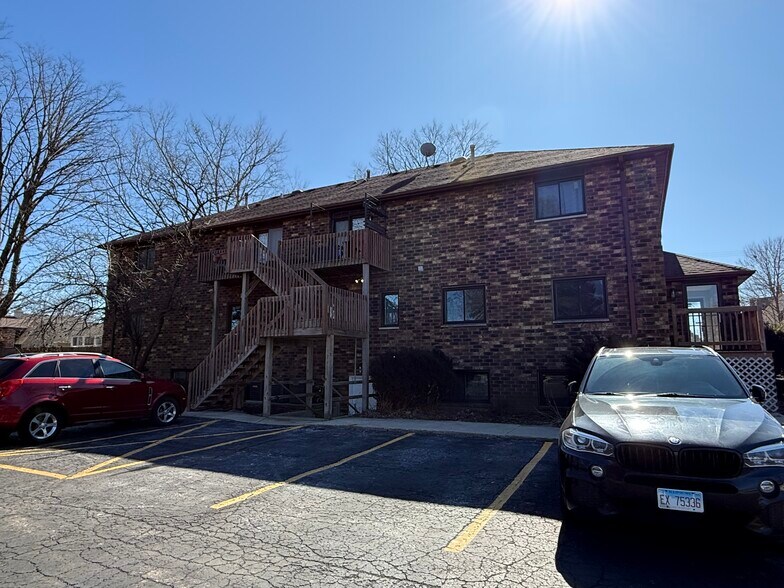 More Photos Of 126 W Maple Ave, Mundelein Apartments For Sale