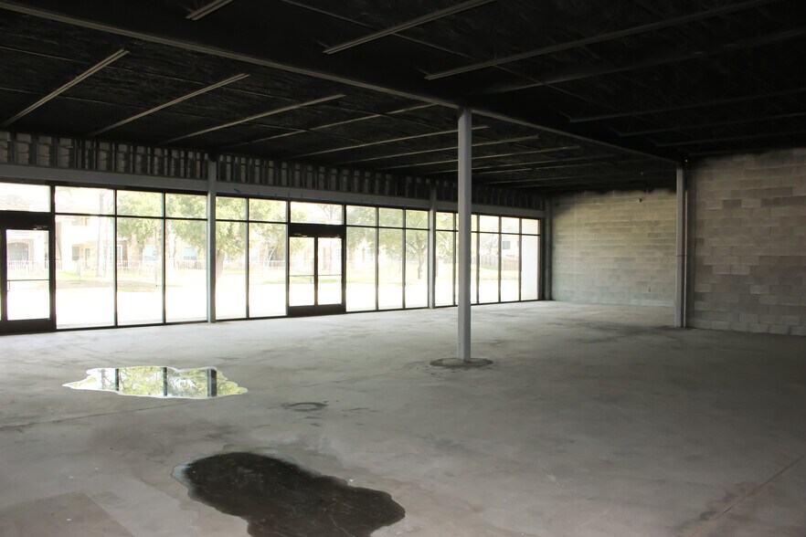 More Photos Of 10931 Ocean City Blvd, Houston Auto Dealership For Lease