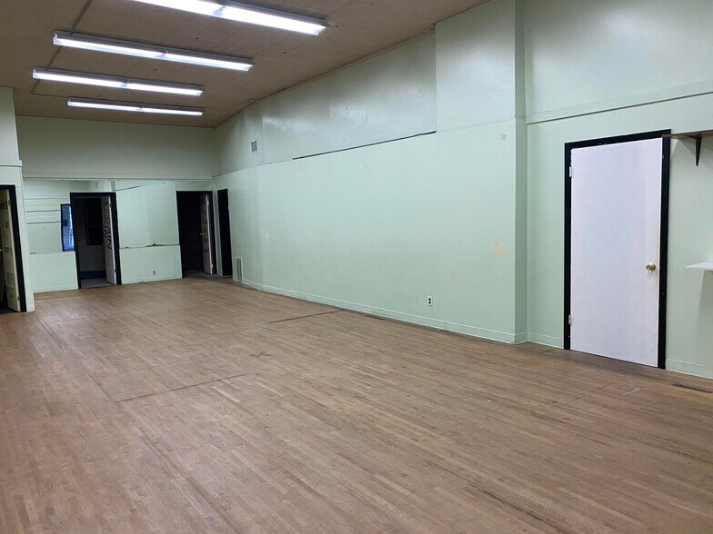 More Photos Of 2958 Delaware Ave, Kenmore Storefront For Lease