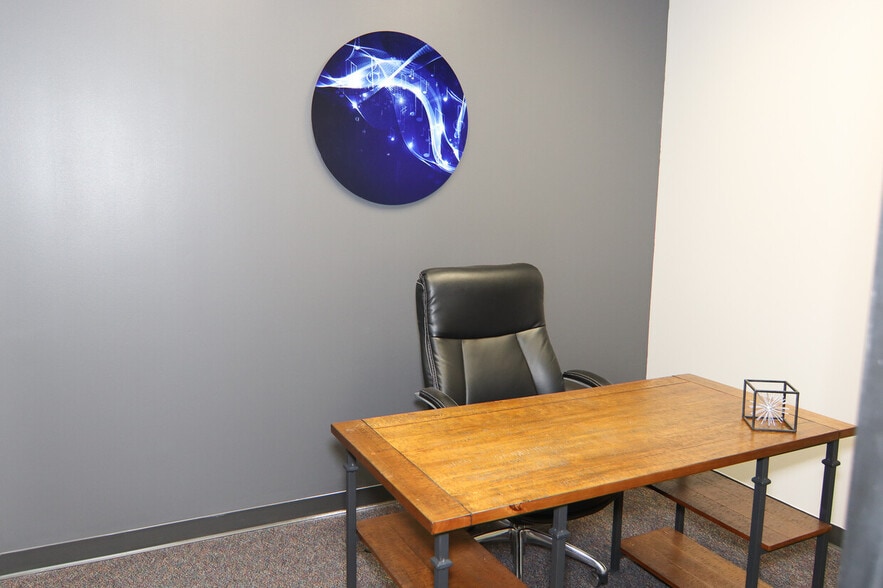 More Photos Of 2295 S Hiawassee Rd, Orlando Office For Lease