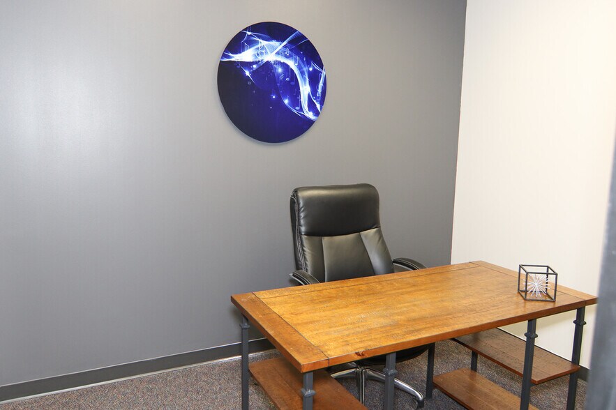 More Photos Of 2295 S Hiawassee Rd, Orlando Office For Sale