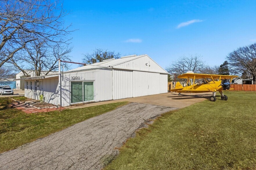 More Photos Of 10115 General Bond Ct, McKinney Airplane Hangar For Sale