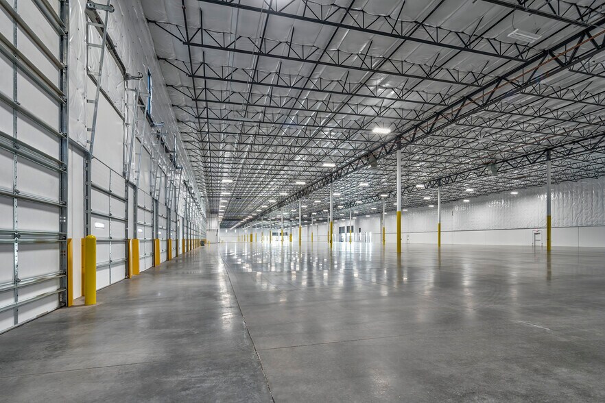 More Photos Of 9512 E Elliot Rd, Mesa Warehouse For Lease