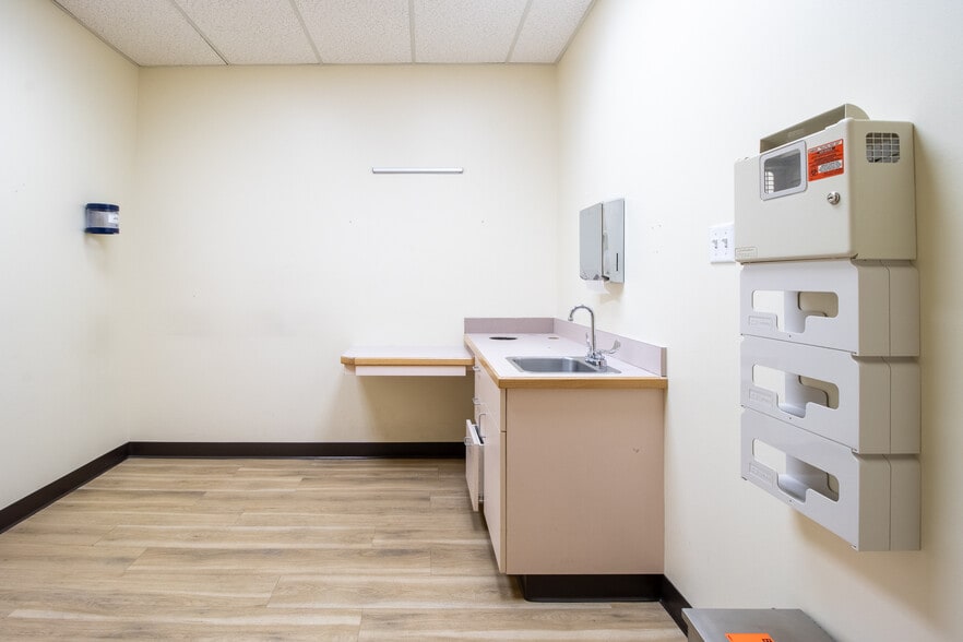 More Photos Of 320 Dayton st, Kennewick Medical For Sale