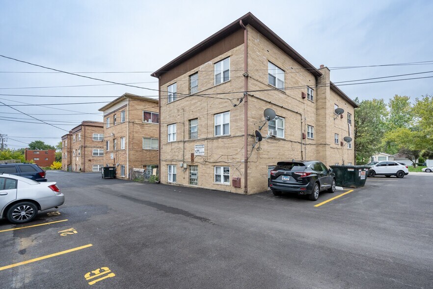 More Photos Of 726 W Roy Dr, Villa Park Apartments For Sale