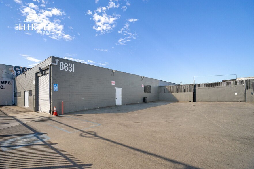 More Photos Of 8625 Avalon Blvd, Los Angeles Distribution For Sale