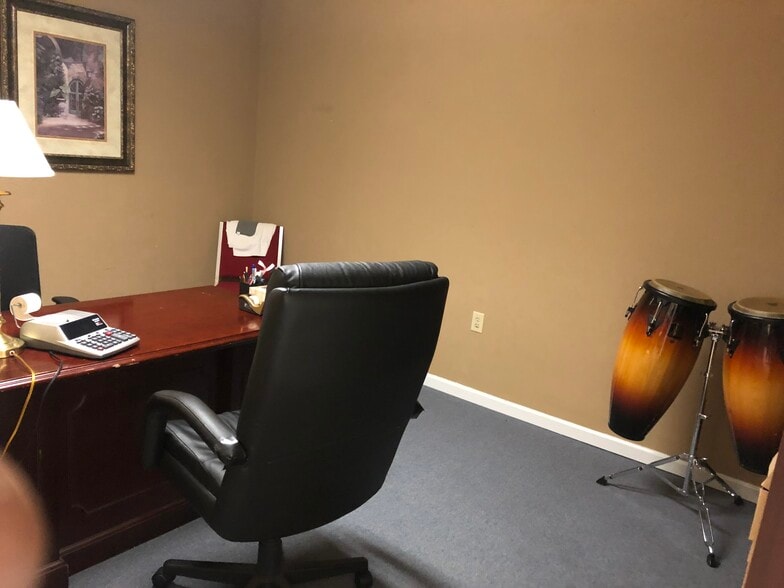 More Photos Of 787 Paden Dr, Lawrenceville Religious Facility For Lease