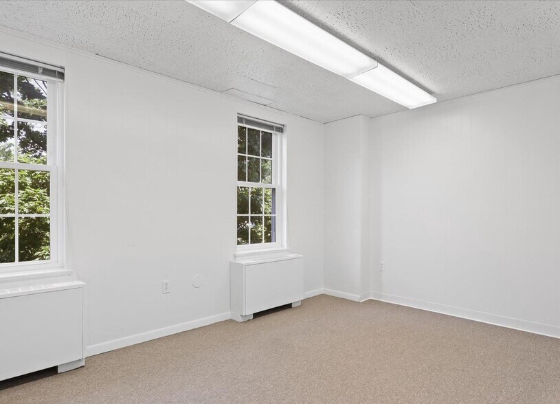 More Photos Of 313 Park Ave, Falls Church Medical For Sale