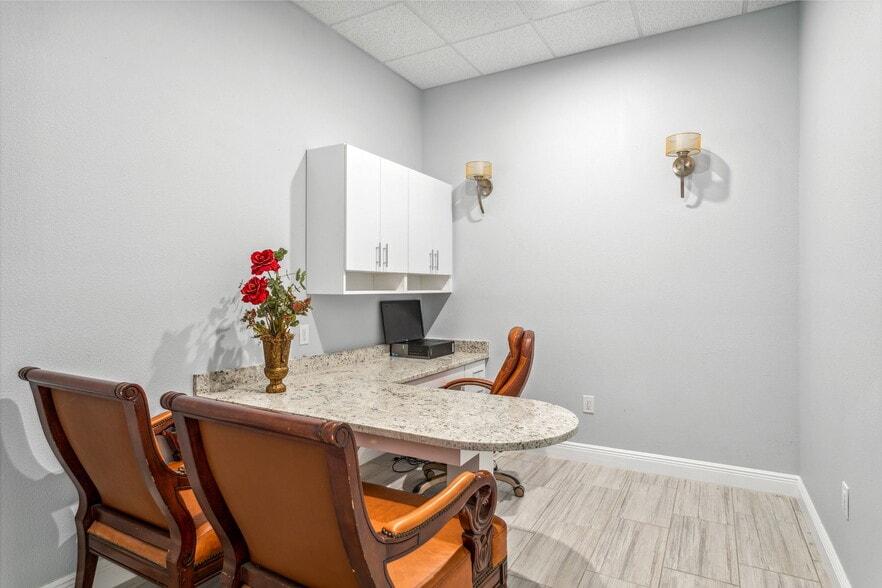 More Photos Of 5265 Park Blvd, Pinellas Park Office For Lease