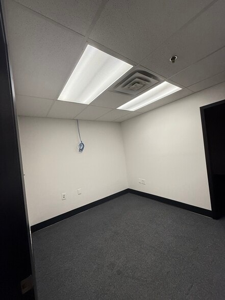 More Photos Of 223 NE Loop 820, Hurst Office For Sale