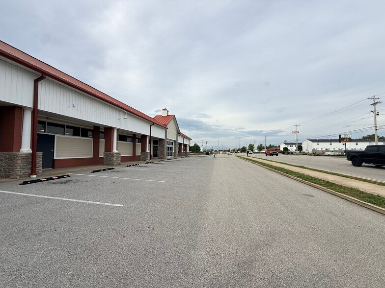 More Photos Of 535 Three Springs Rd, Bowling Green Freestanding For Sale