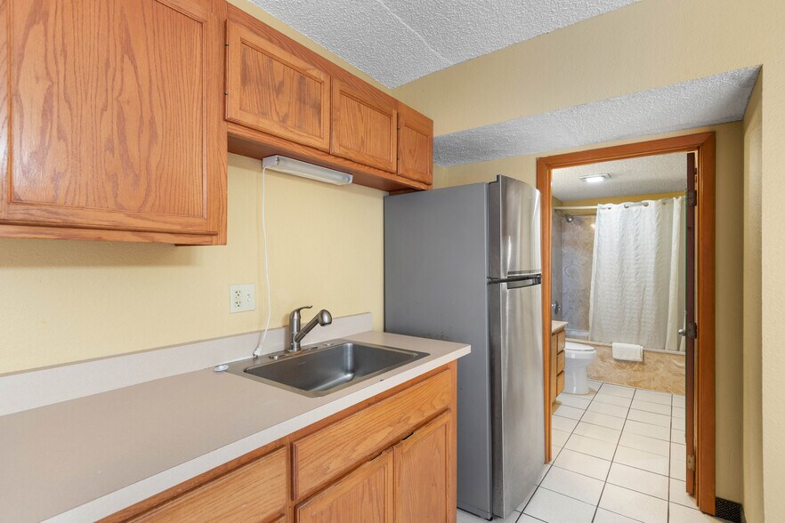 More Photos Of 4109 Padre Blvd, South Padre Island Hotel For Sale