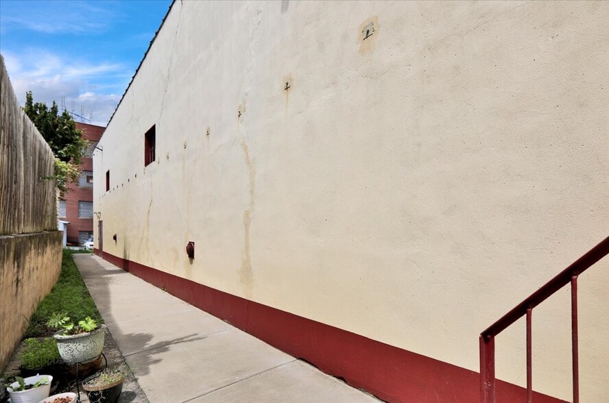 More Photos Of 22 New Holland ave, Shillington Sports And Entertainment For Sale