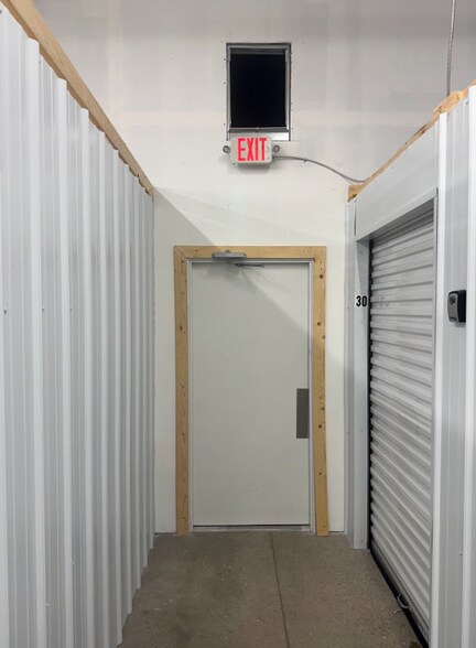 More Photos Of 620 N Morley St, Moberly Self Storage For Sale