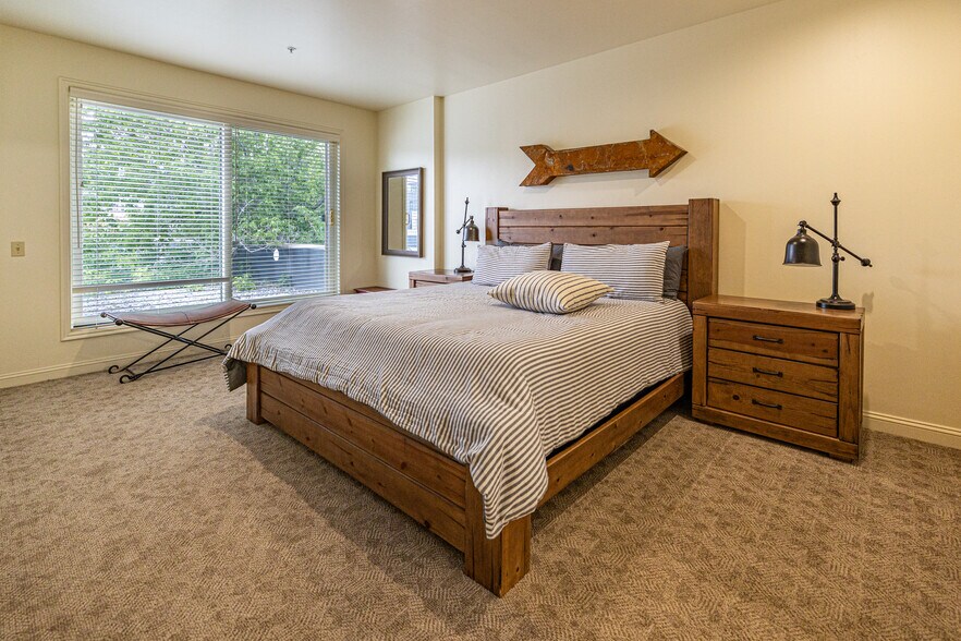 More Photos Of 271 1st Ave, Ketchum Storefront For Sale