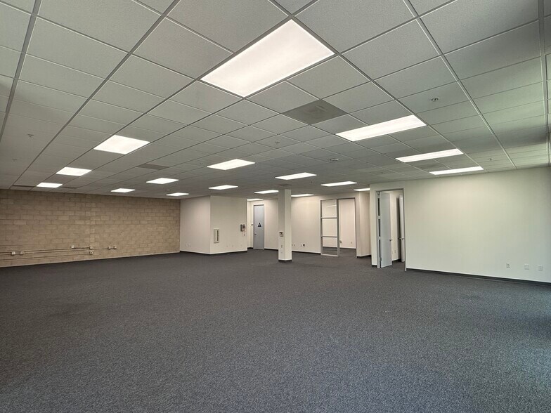 More Photos Of 8935 Research Dr, Irvine Loft Creative Space For Lease
