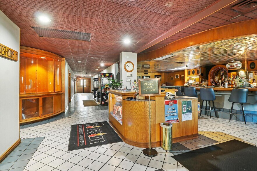 More Photos Of 2801 30th Ave, Kenosha Restaurant For Sale