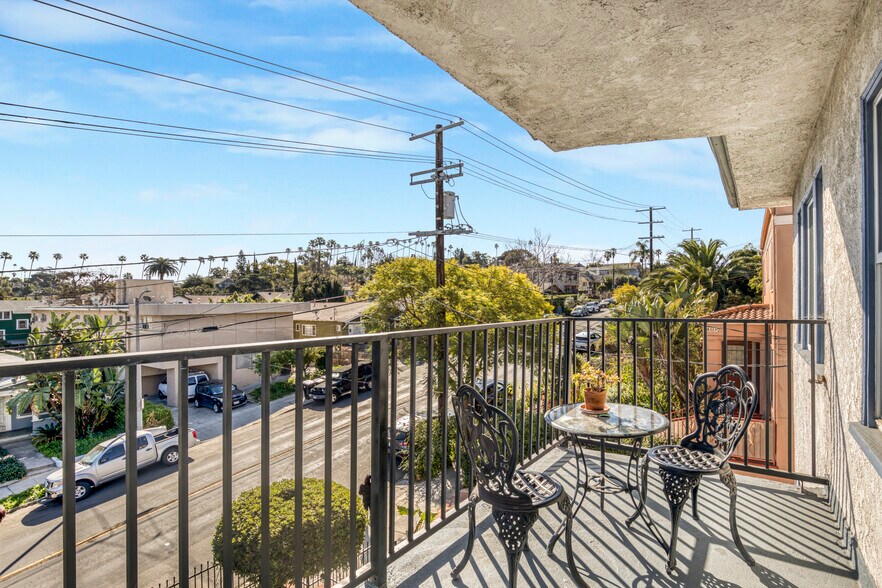 More Photos Of 1437 Lucile Ave, Los Angeles Multifamily For Sale