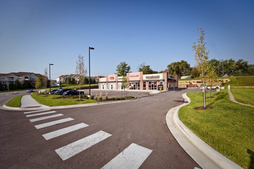 More Photos Of 9500-9586 N McGee St, Kansas City Freestanding For Lease