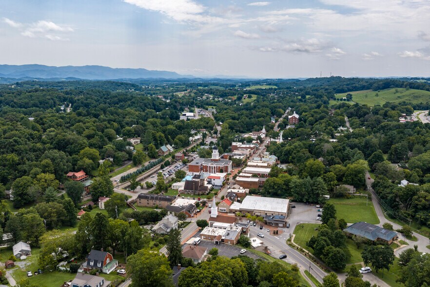 More Photos Of 210 Longview Ave, Jonesborough Apartments For Sale
