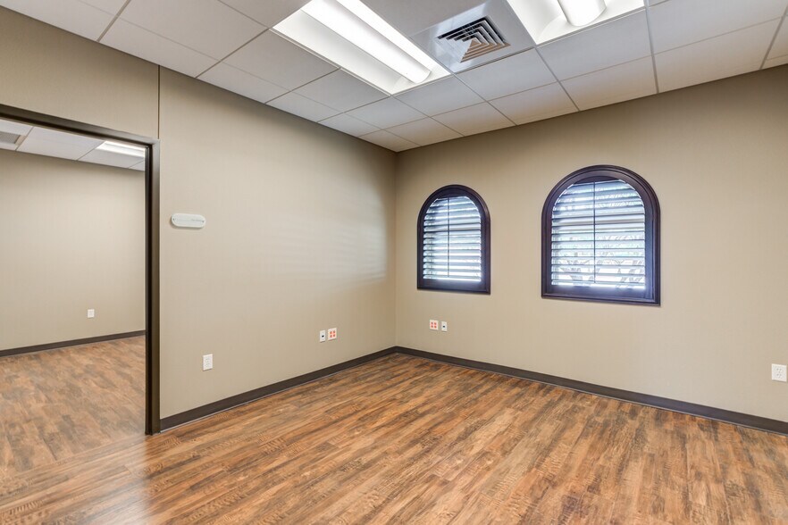 More Photos Of 5241 98th St, Lubbock Office Residential For Sale