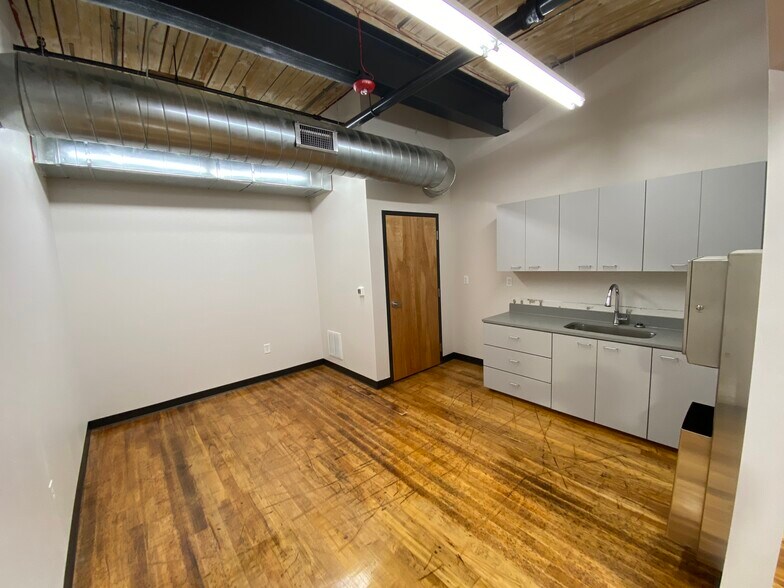 More Photos Of 165 Brumley Ave, Concord Office For Sale