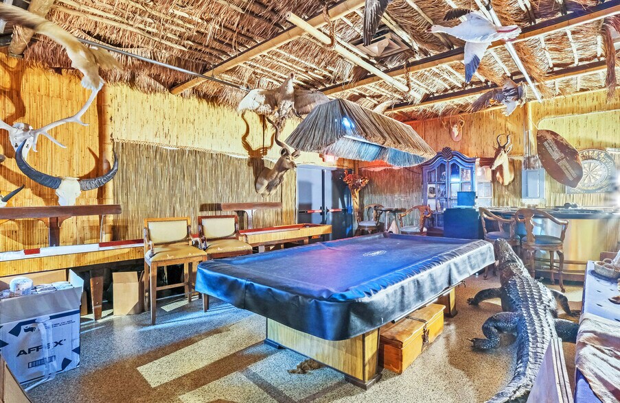 More Photos Of 4351 NE 12th Ter, Oakland Park Restaurant For Lease