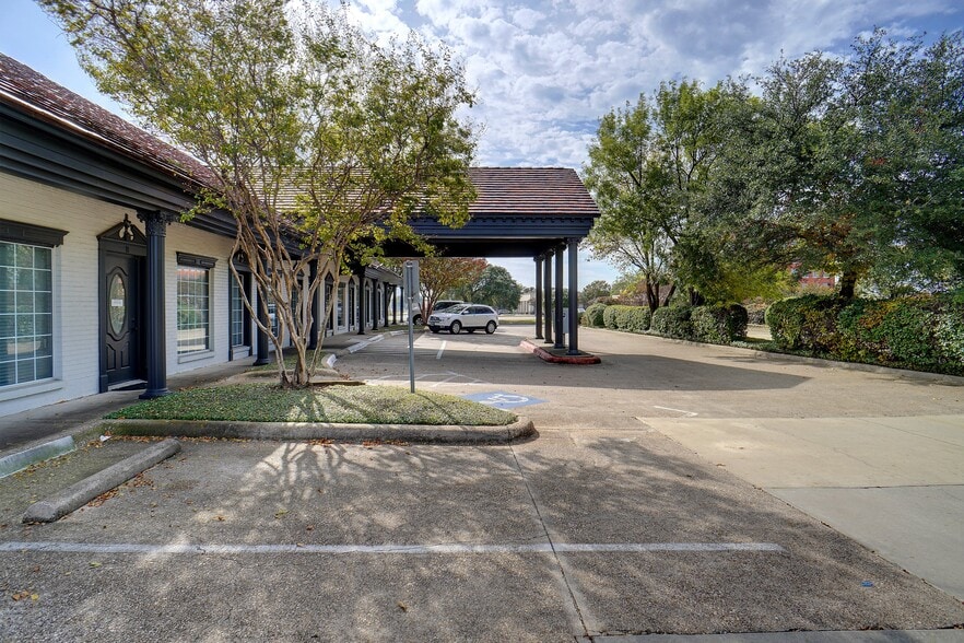 More Photos Of 3260 Southern Dr, Garland Medical For Lease