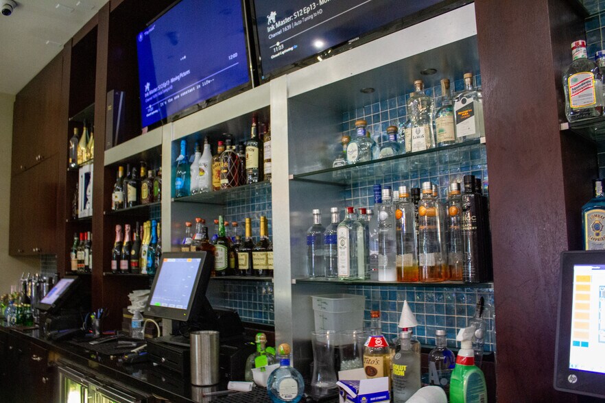 More Photos Of 401 W Atlantic Ave, Delray Beach Storefront Retail Office For Lease