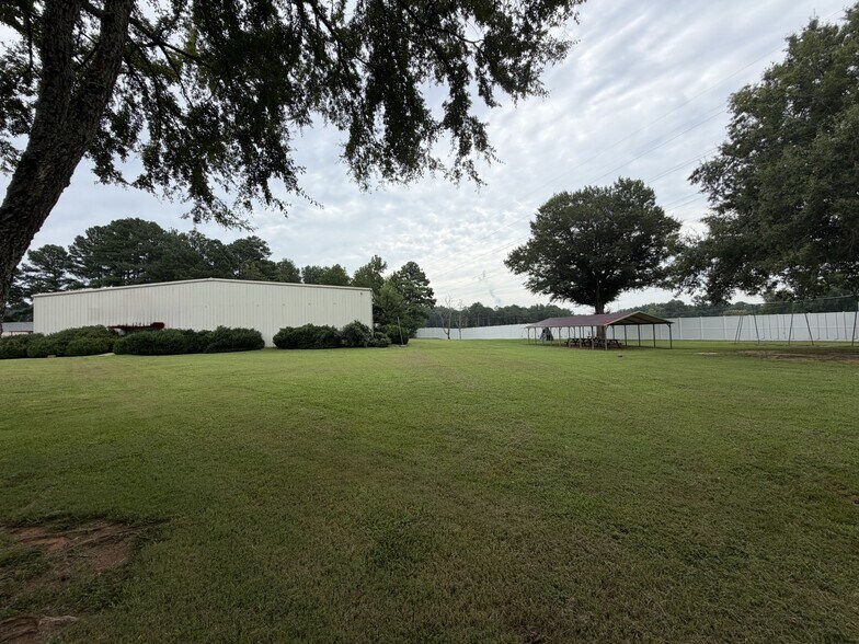 More Photos Of 3168 Hands Mill Hwy, York Specialty For Lease
