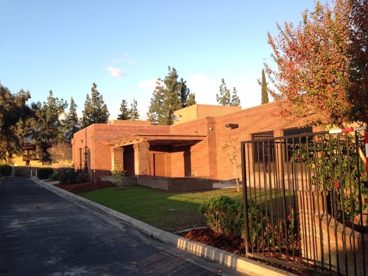 More Photos Of 1380 E Highland Ave, San Bernardino Freestanding For Lease