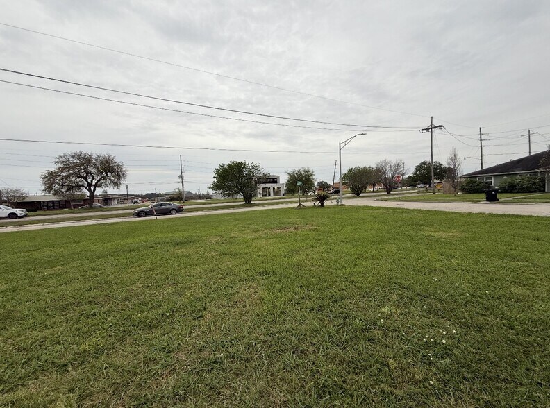 More Photos Of Lawrence Lane, Meraux Land For Sale