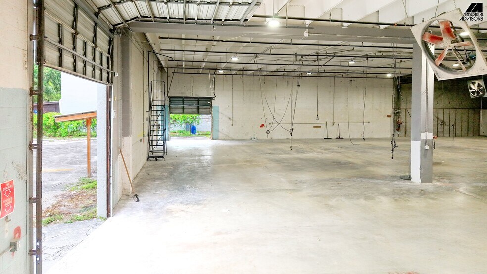 More Photos Of 16350 NW 48th Ave, Miami Warehouse For Lease
