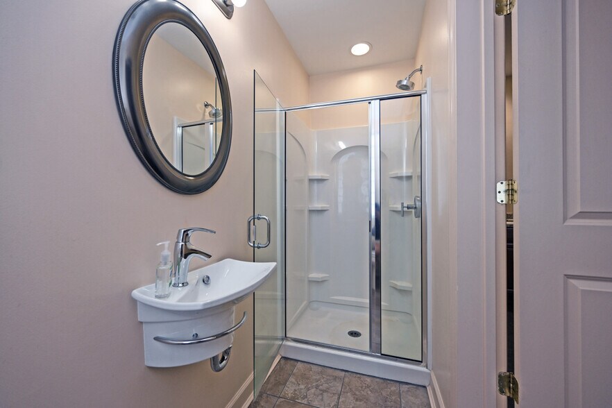 More Photos Of 19 E 8th St, Cincinnati Office For Sale