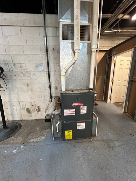 More Photos Of 58 Pulaski St, Peabody Manufacturing For Lease