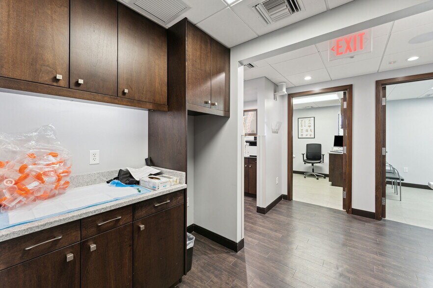 More Photos Of 160 John F Kennedy Dr, Lake Worth Medical For Lease