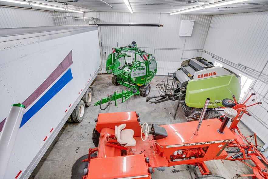 More Photos Of 19 Terry Fox Dr, Vankleek Hill Manufacturing For Sale