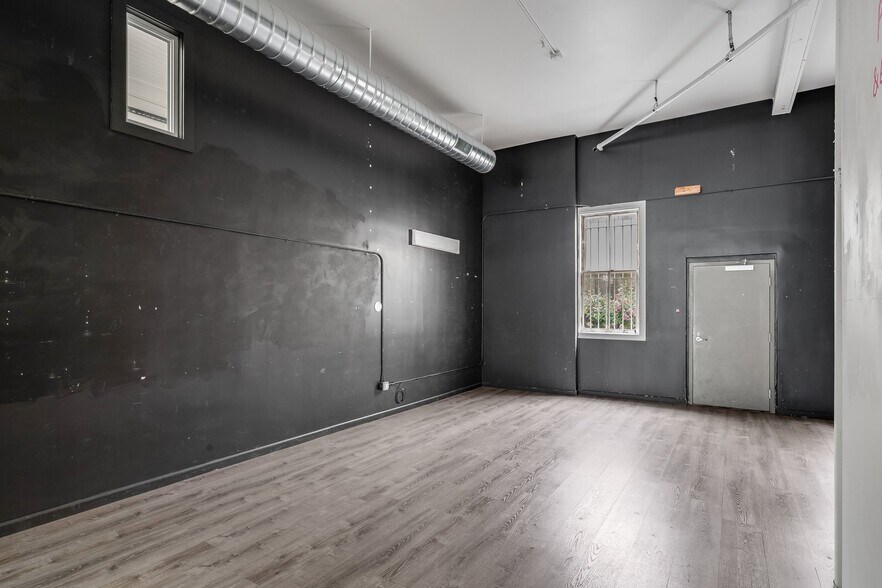 More Photos Of 1018-1020 Valencia St, San Francisco Storefront Retail Residential For Lease
