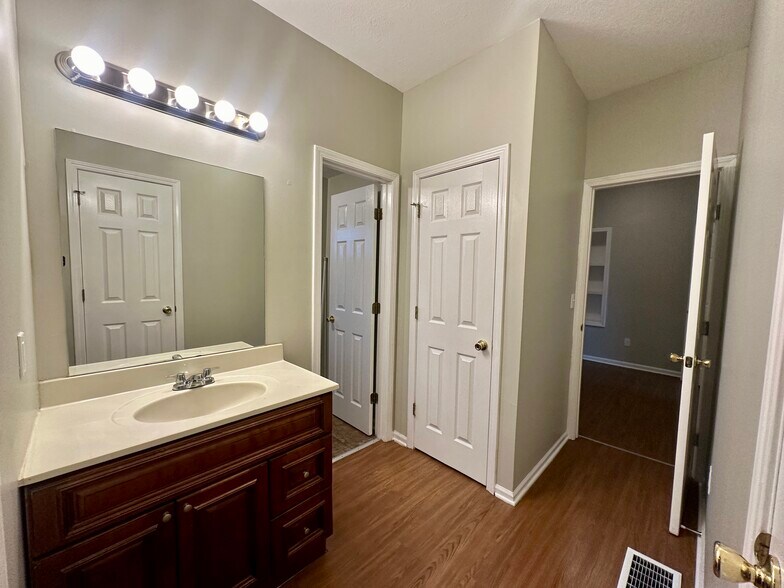 More Photos Of 6310-6312 Raytown Rd, Raytown Apartments For Sale