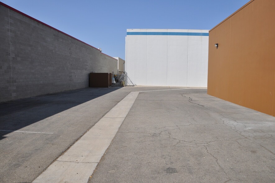 More Photos Of 5455 Desert Point Dr, Las Vegas Warehouse For Sale