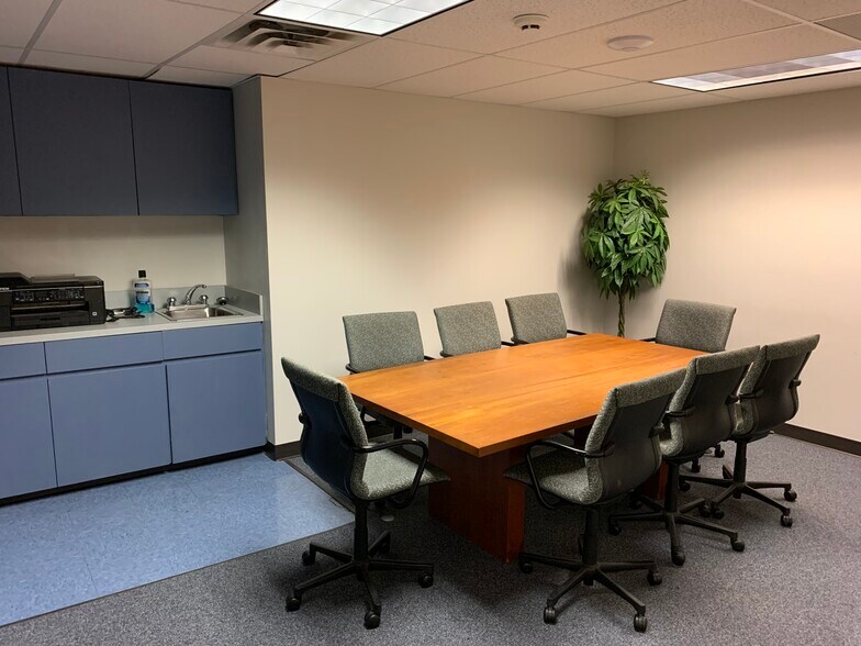 More Photos Of 5426 Guadalupe St, Austin Office For Sale