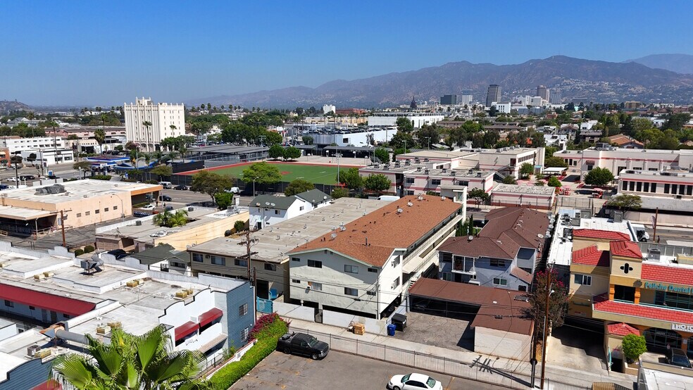 More Photos Of 214 E Chevy Chase Dr, Glendale Apartments For Sale