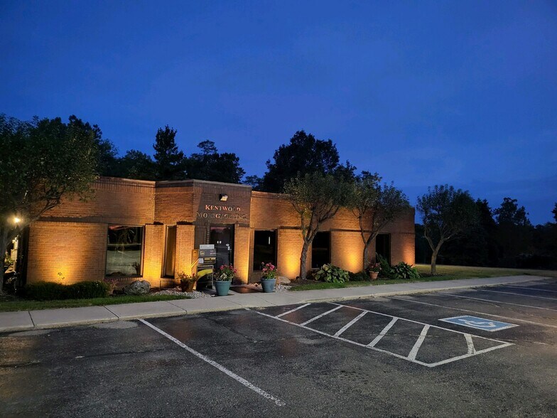 More Photos Of 610 N Main St, Springboro Medical For Lease