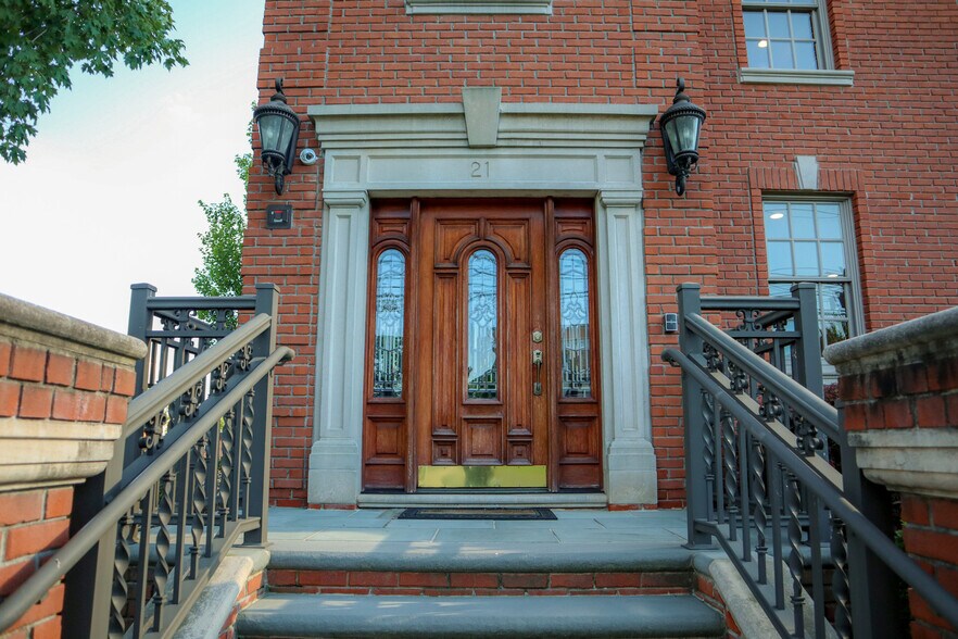 More Photos Of 21 W High St, Somerville Office For Lease